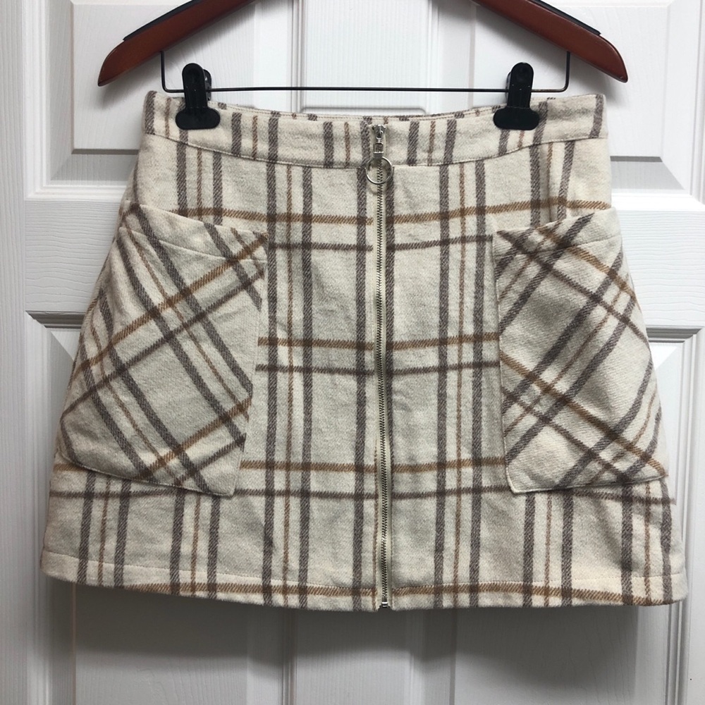 Fashion Nova Large Cream Plaid Front-Zip Mini Skirt with Brown Checks